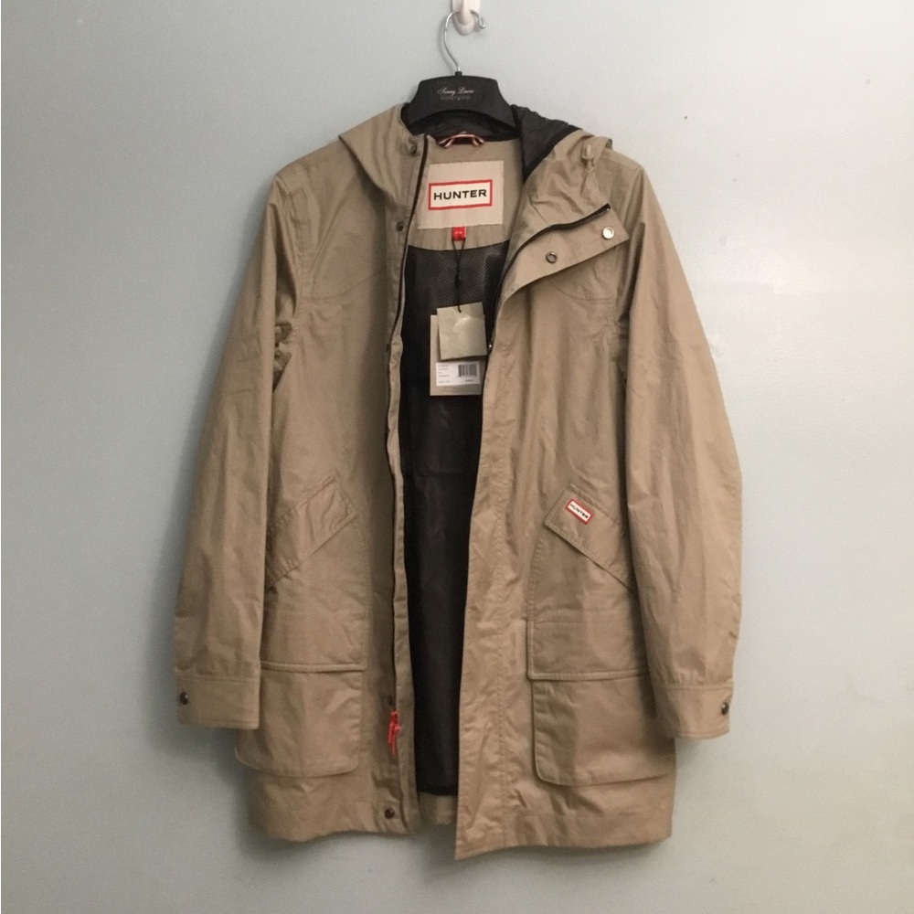 Hunter beige Raincoat with High Collar and Water-Resistant Fabric